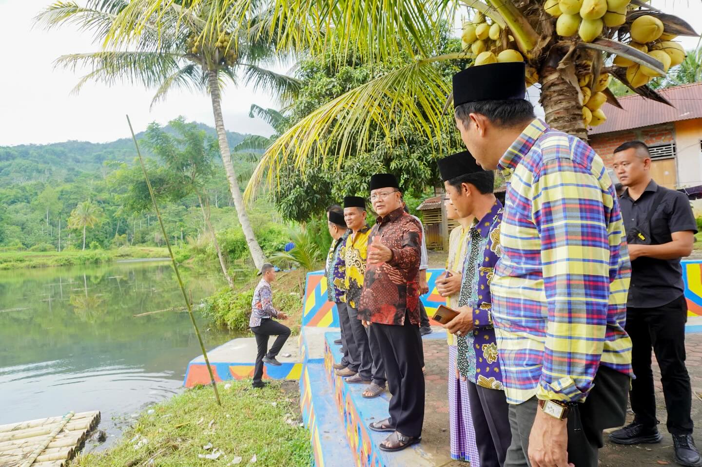 Gubernur Rohidin Mersyah