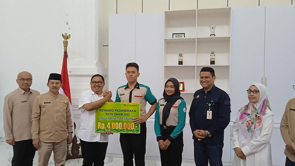 Reward Paskibraka