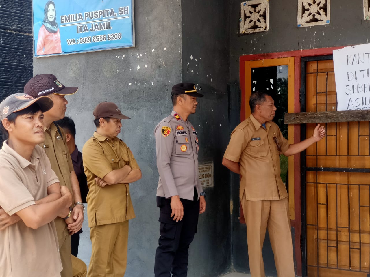 Penyegelan Kantor Desa