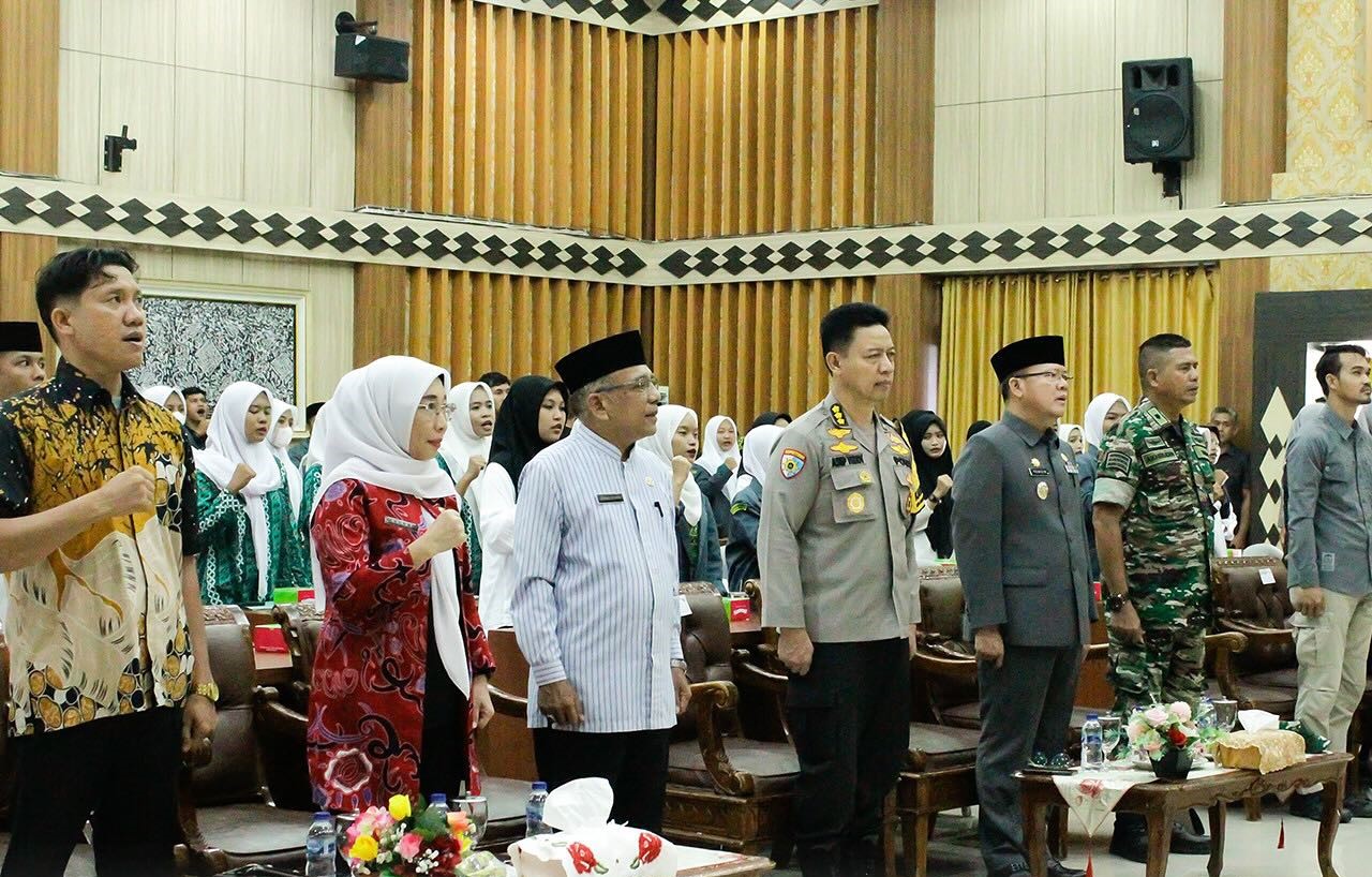 Gubernur Rohidin Mersyah