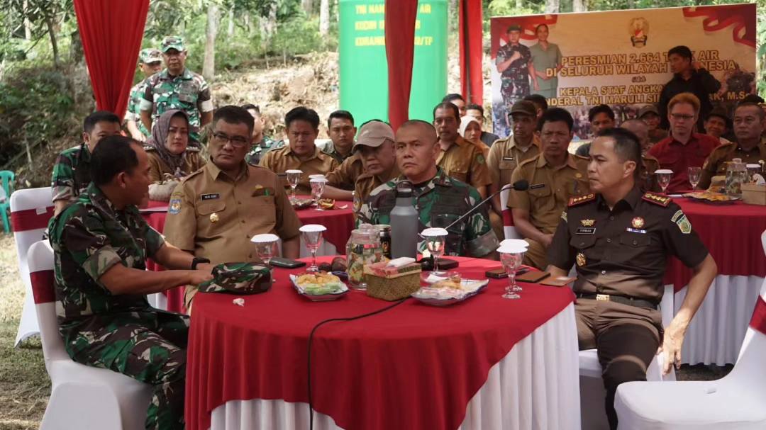 Peresmian air bersih Indonesia