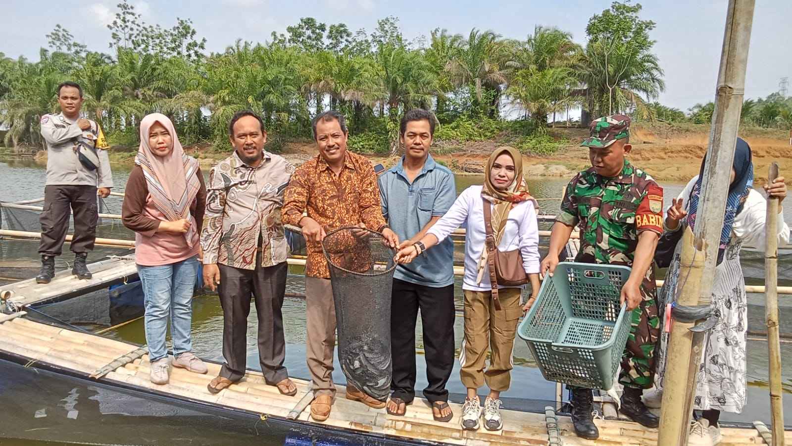 Panen ikan lele Desa Jaya Karta