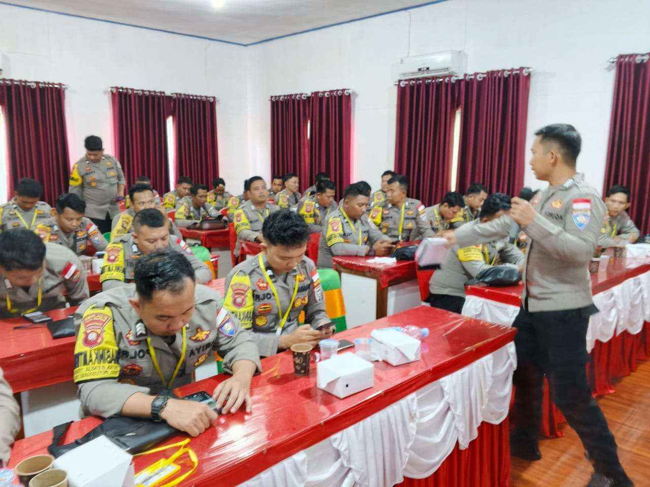 Pelatihan Public Speaking Polres Kapuas Hulu