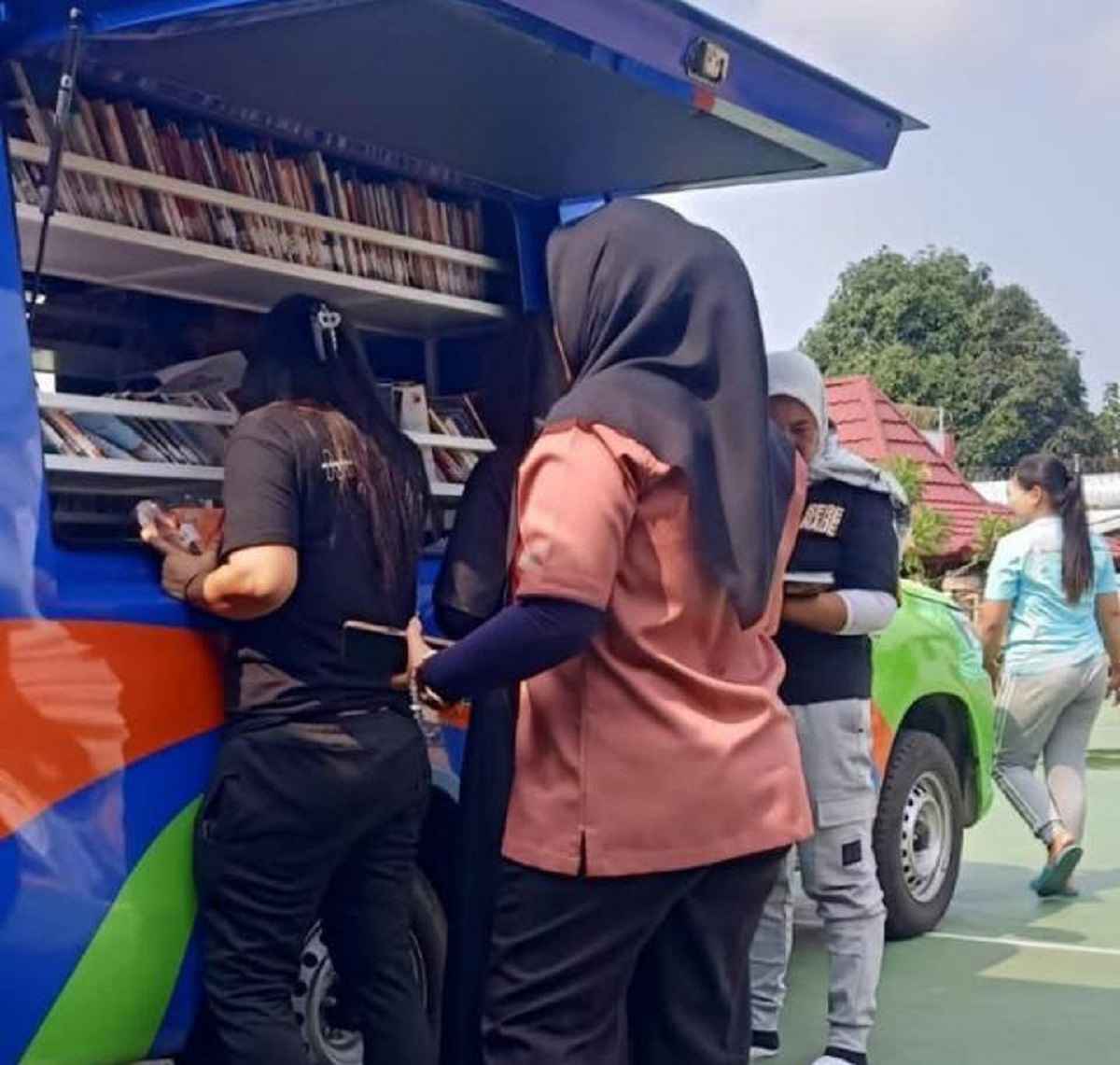 perpustakaan keliling (Pusling)