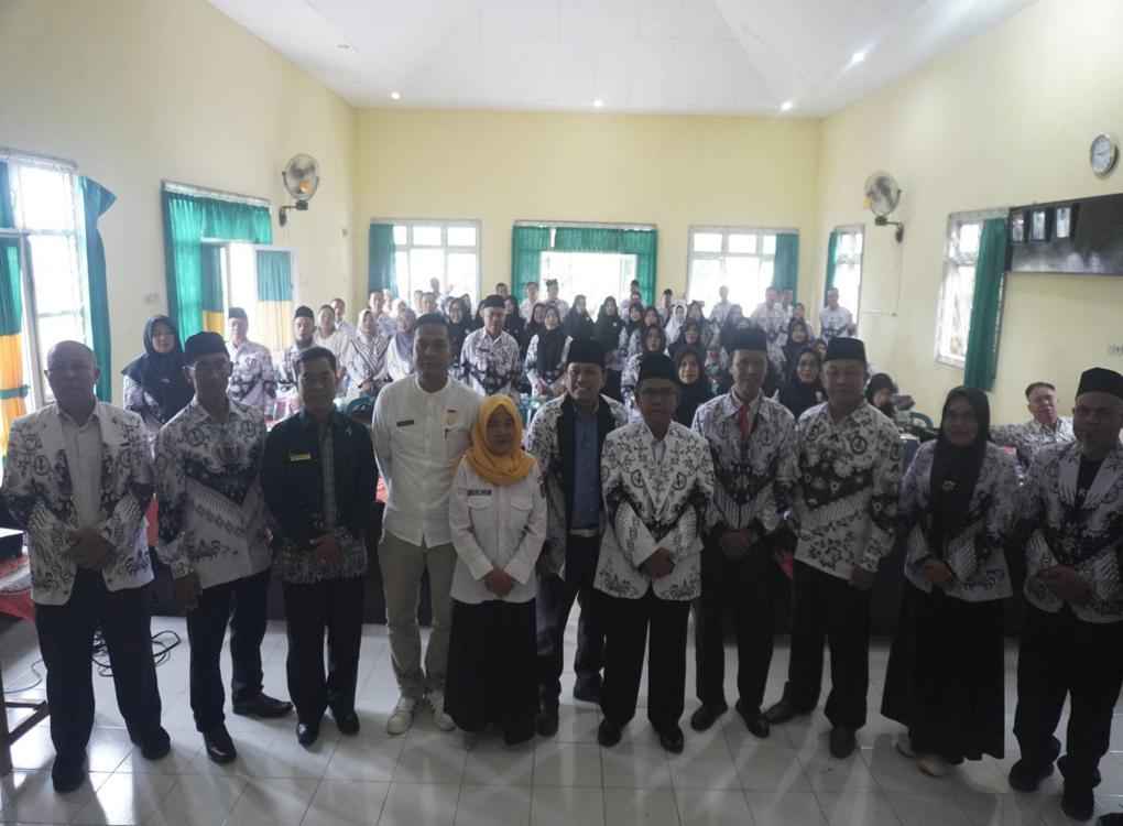 Sosialisasi Hukum Guru