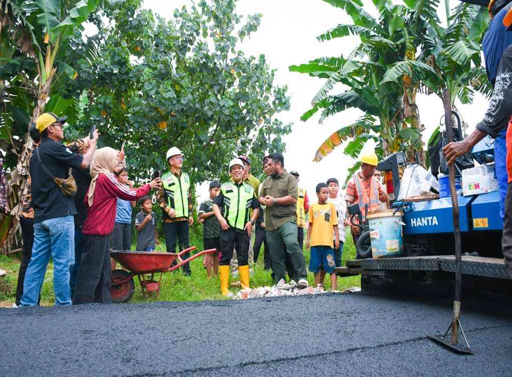 Pengaspalan Jalan