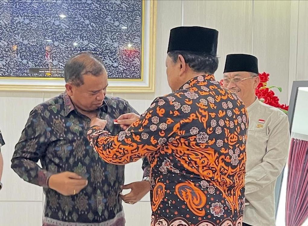 Pin Merah Putih