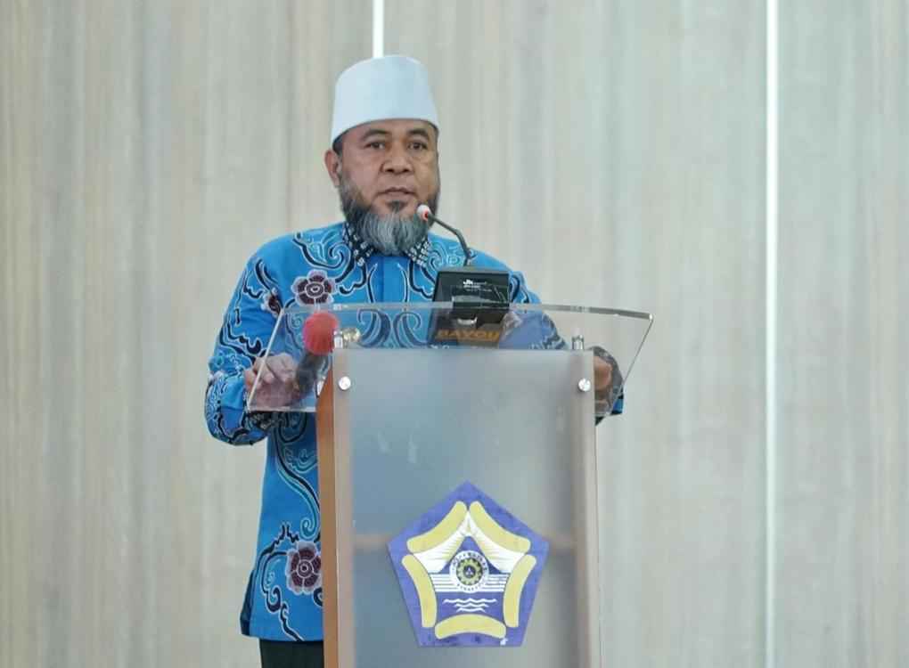 Gubernur Helmi Hasan